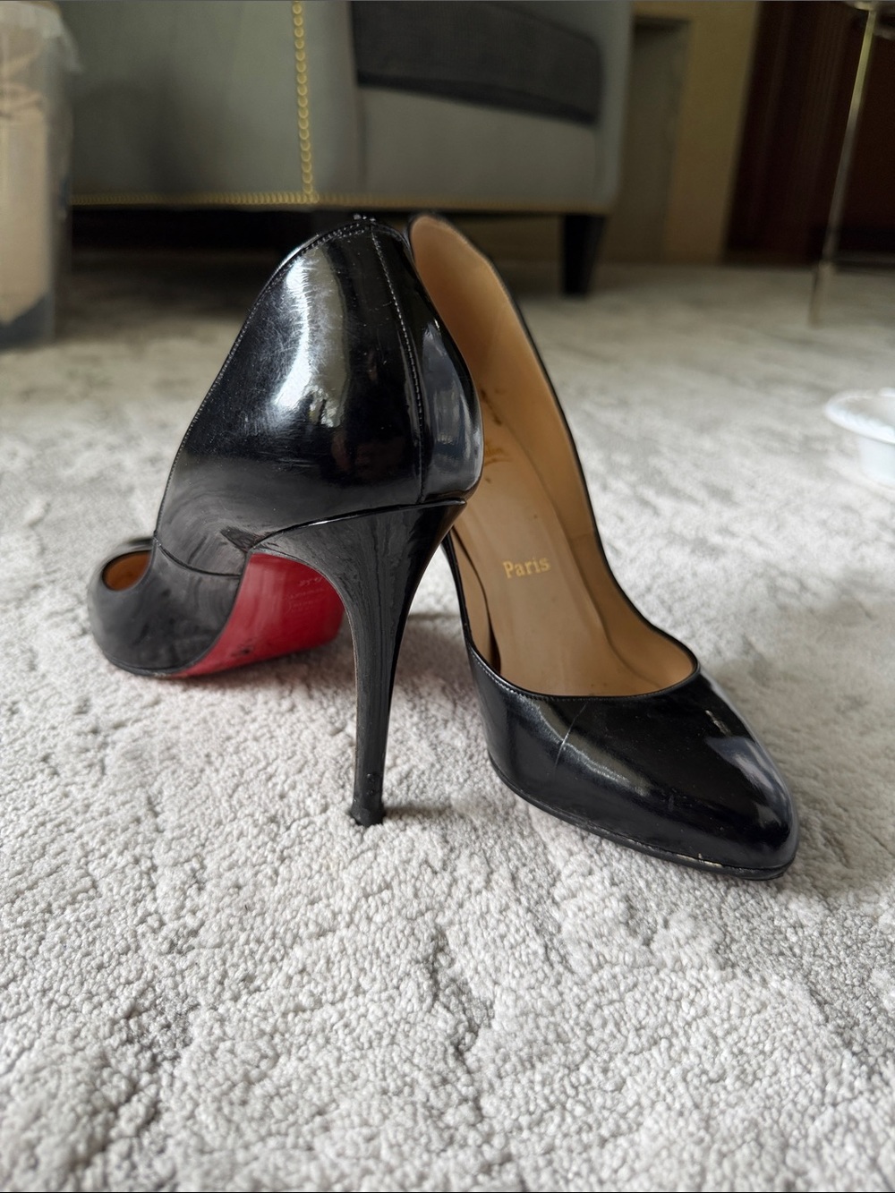 Authentic Christian Louboutin Black Patent Leather Stiletto Pumps - 40.5